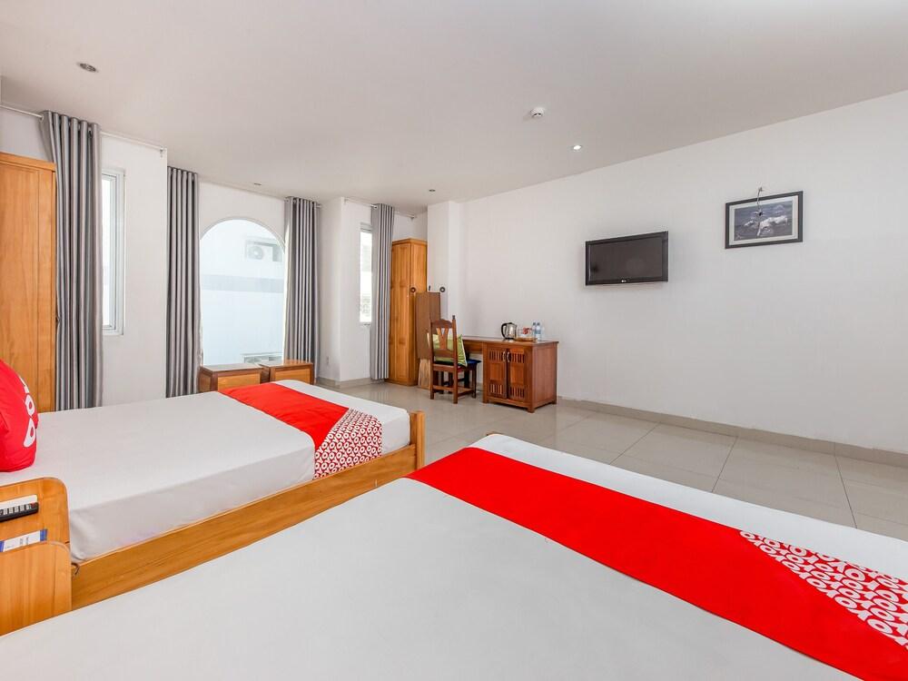White Lion Hotel ญาจาง ภายนอก รูปภาพ