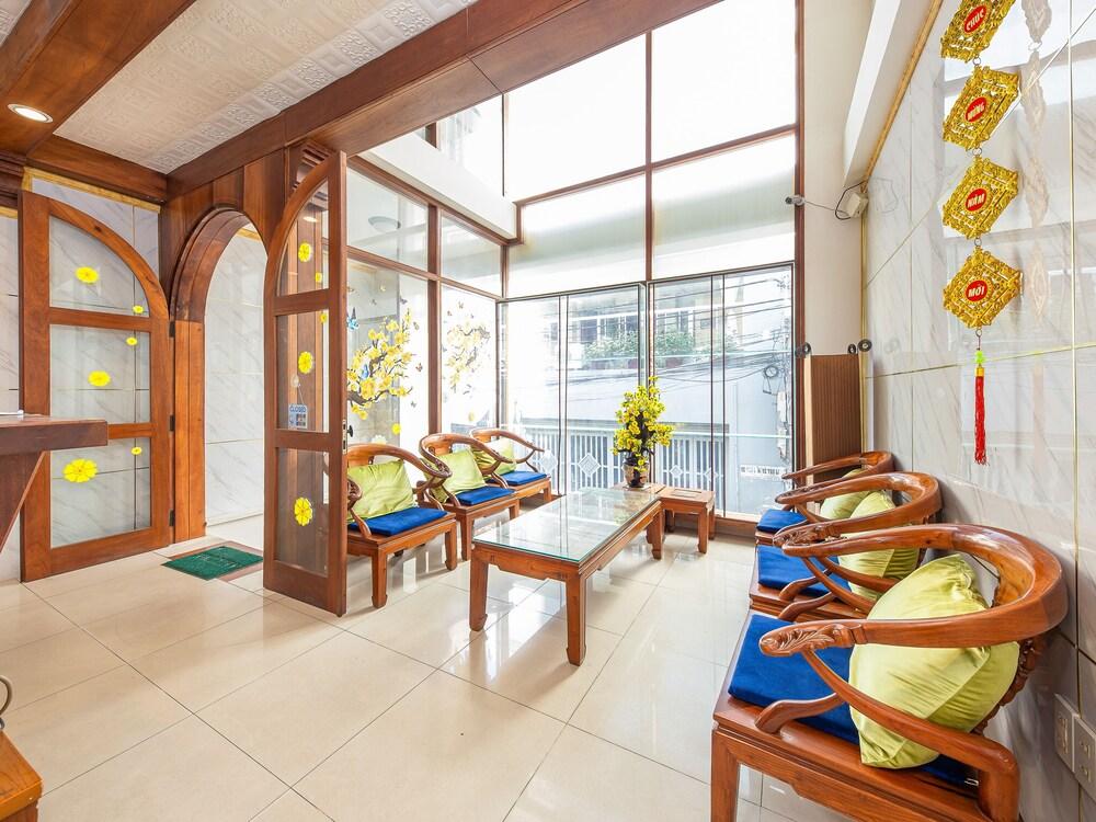 White Lion Hotel ญาจาง ภายนอก รูปภาพ