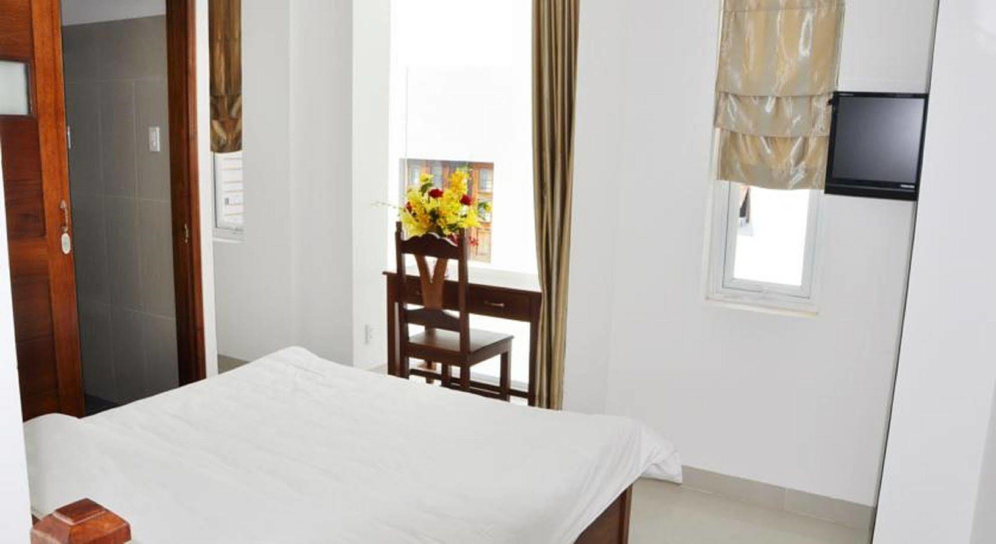 White Lion Hotel ญาจาง ภายนอก รูปภาพ
