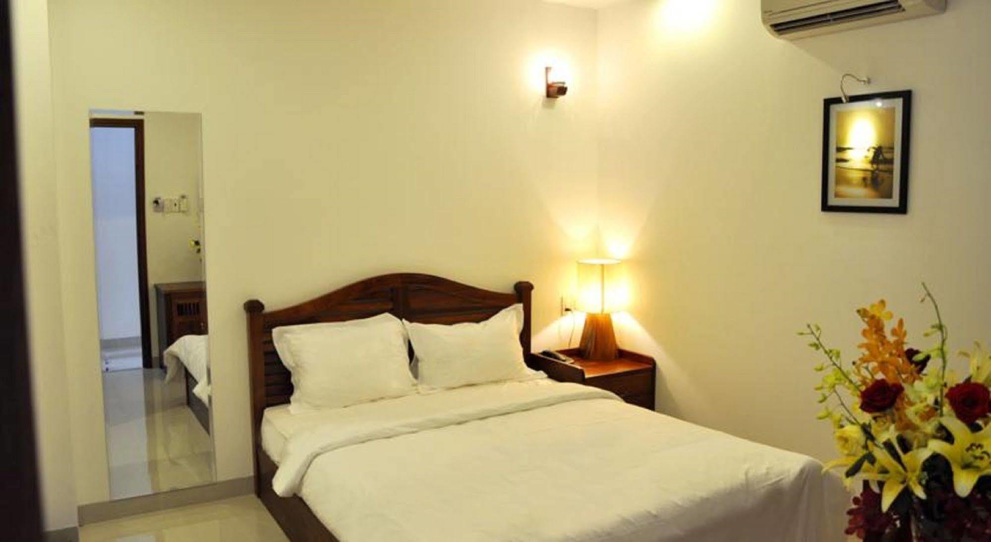 White Lion Hotel ญาจาง ภายนอก รูปภาพ