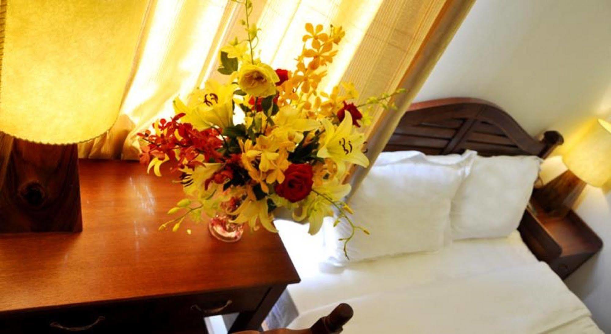 White Lion Hotel ญาจาง ภายนอก รูปภาพ